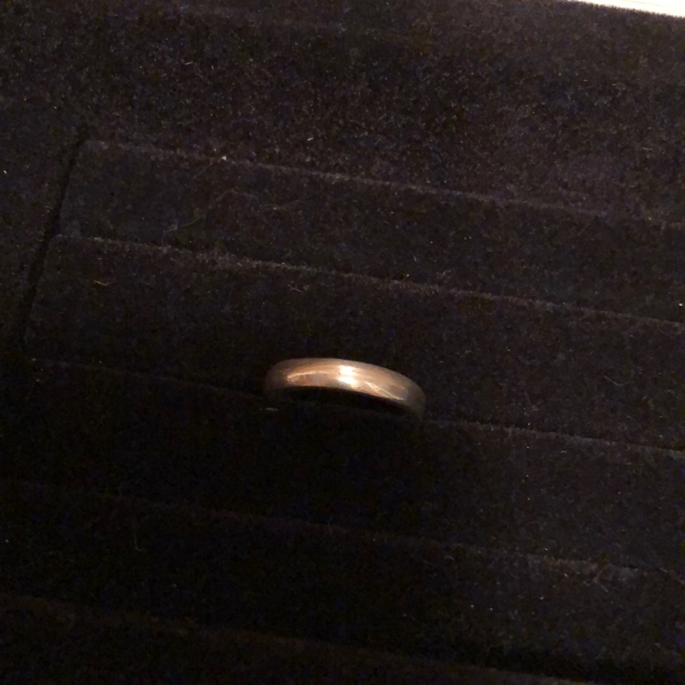 Simple sterling band